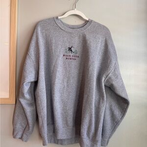 Gildan gray women’s crewneck